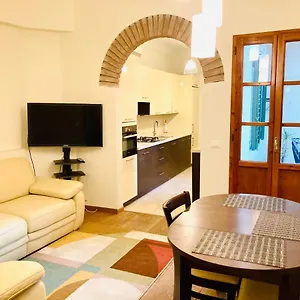 Deluxe In The Centre Of Appartamento
