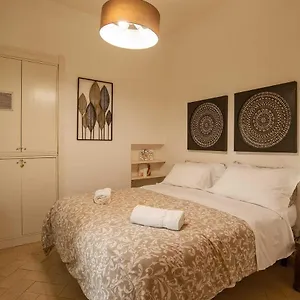 Appartement Casa Medici Riccardi - 50mt Da Piazza Duomo, Florence